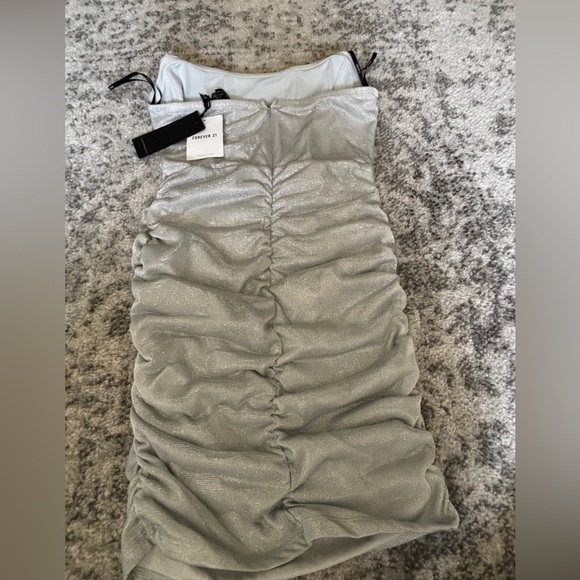 NWT Forever 21 Glitter Ruched Strapless Midi Tube Dress Silver Size Small - Picture 4 of 6